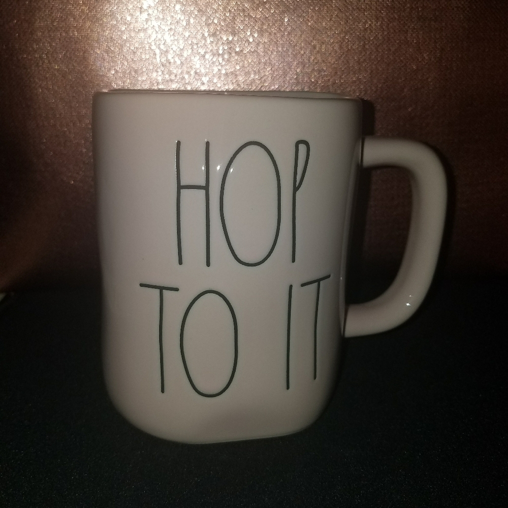 💥2 for💥 30 Rae Dunn "hop to it" mug